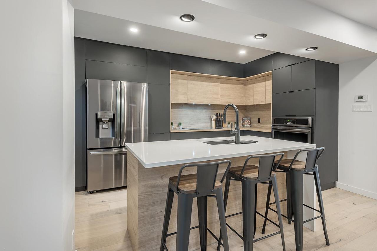 Free Parking Prime Location New Modern Condo Brossard Ngoại thất bức ảnh