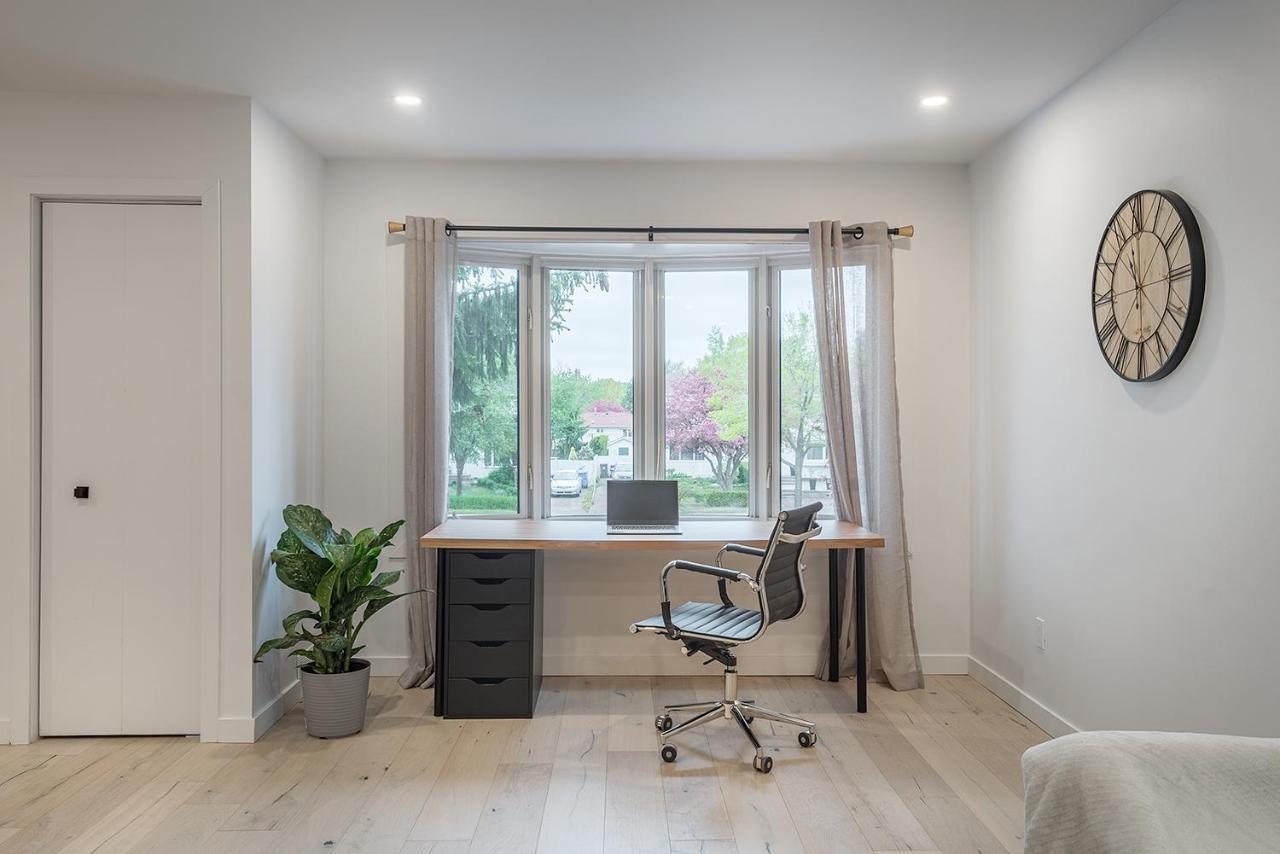 Free Parking Prime Location New Modern Condo Brossard Ngoại thất bức ảnh