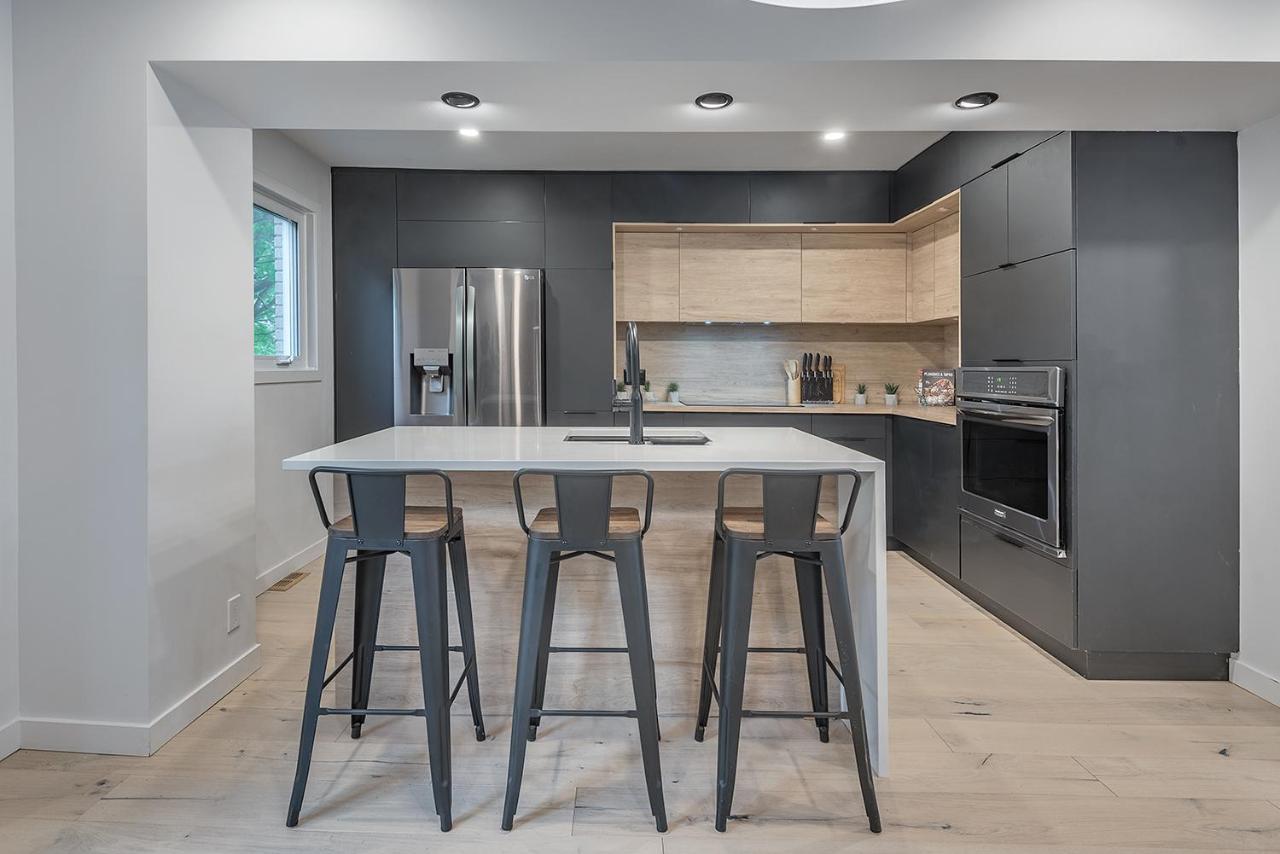 Free Parking Prime Location New Modern Condo Brossard Ngoại thất bức ảnh