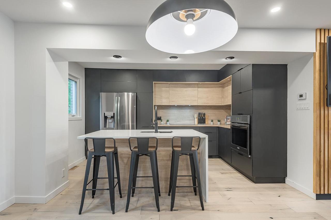Free Parking Prime Location New Modern Condo Brossard Ngoại thất bức ảnh